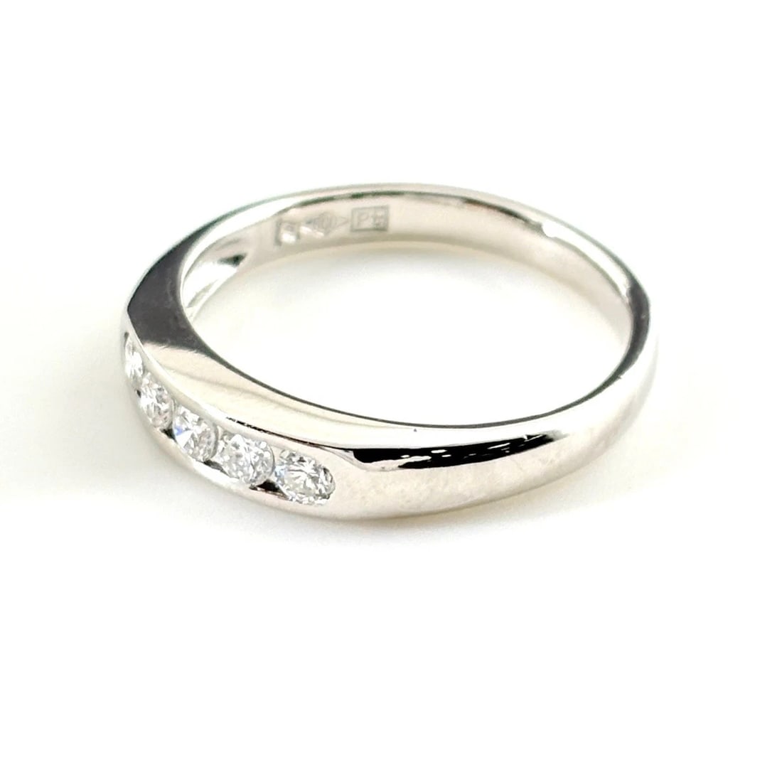MELEE DIAMOND DESIGN PLATINUM RING - 3
