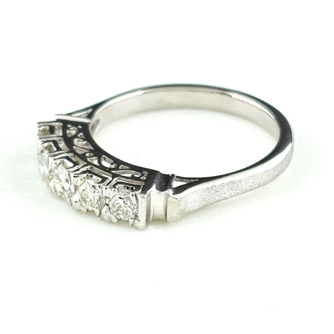 MELEE DIAMOND DESIGN PLATINUM RING - 3
