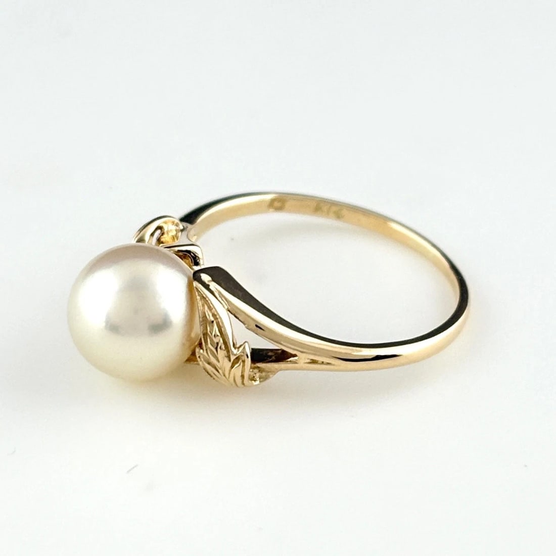 MIKIMOTO PEARL YELLOWGOLD RING MELEE RING DIAMOND: MIKIMOTO Pearl YellowGold Ring melee Ring diamond Brand: MIKIMOTO Type/Style: Ring Material: YellowGoldK14, Main Stone/Creation Pearl diamond Color: YellowGold Size: US 5.5 to 6 Accessories: None