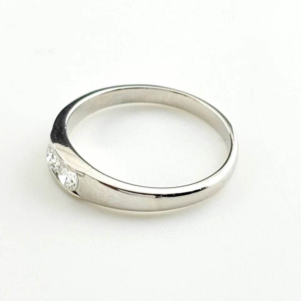 MELEE DIAMOND DESIGN PLATINUM RING: melee diamond design Platinum Ring Brand: Unbranded Type/Style: Ring Material: Pt900, Main Stone/Creation Natural Color: None Size: US 8.5 Accessories: None Accessories Notice: When purcha