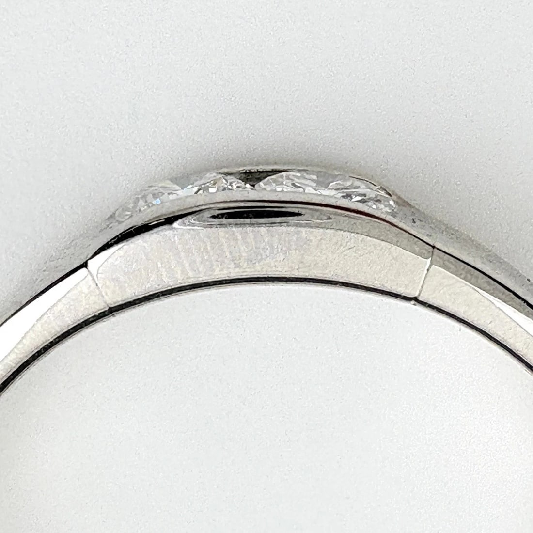 MELEE DIAMOND DESIGN PLATINUM RING - 4