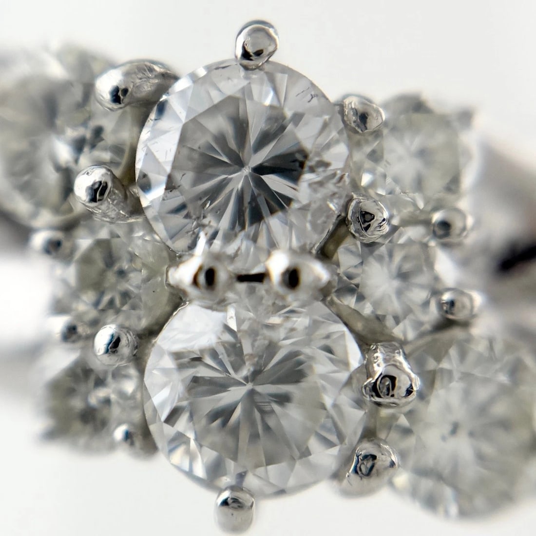 MELEE DIAMOND DESIGN PLATINUM RING - 2