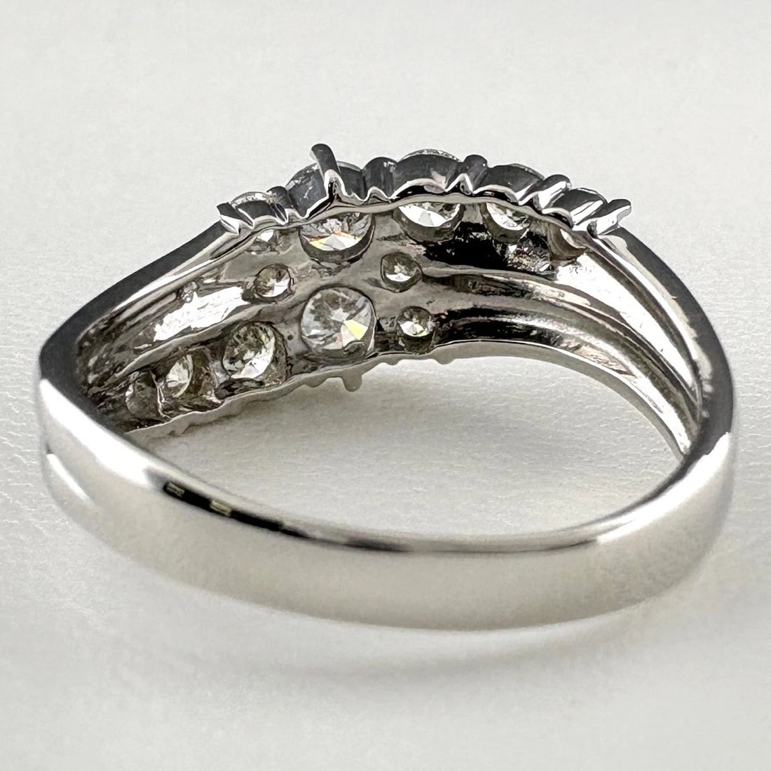 MELEE DIAMOND DESIGN PLATINUM RING - 4