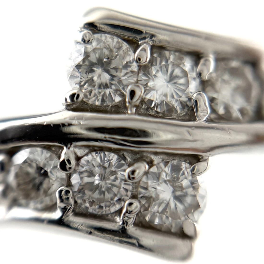 MELEE DIAMOND DESIGN PLATINUM RING - 2
