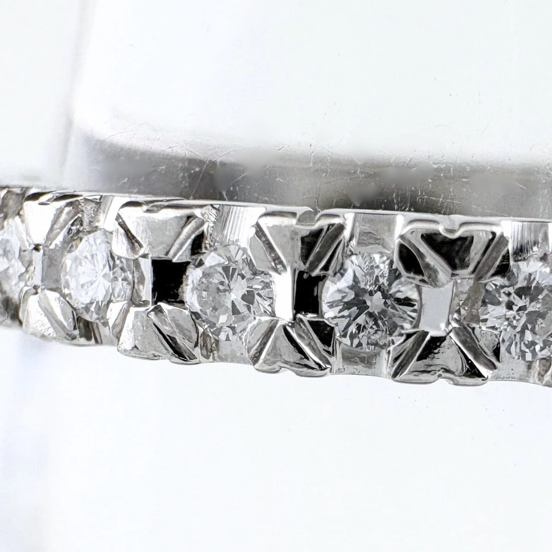 MELEE DIAMOND DESIGN PLATINUM RING - 2