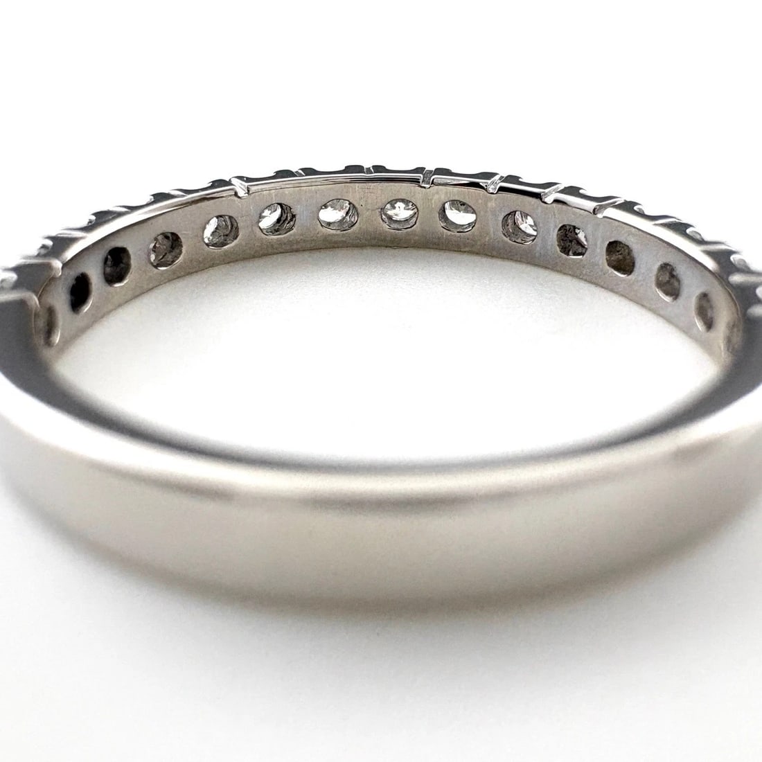 MELEE DIAMOND DESIGN PLATINUM RING - 4