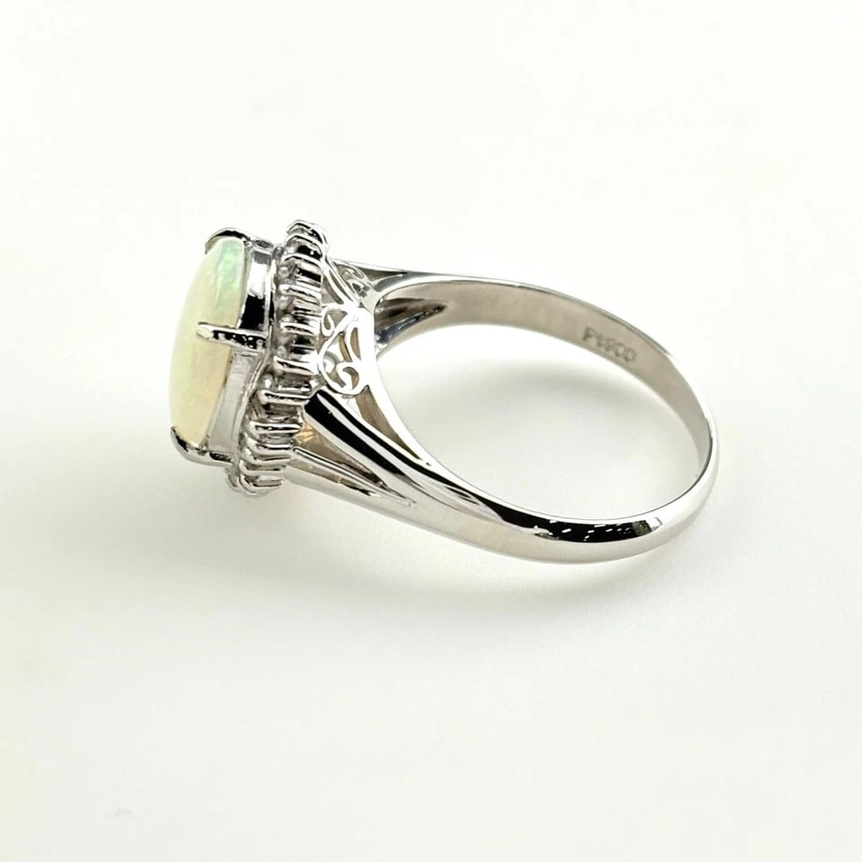OPAL DESIGN PLATINUM MELEE DIAMOND RING: opal design Platinum melee diamond Ring Brand: Unbranded Type/Style: Ring Material: Pt900, Main Stone/Creation opal?diamond Color: None Size: US 5.5 to 6 Accessories: None Accessories Notice: When