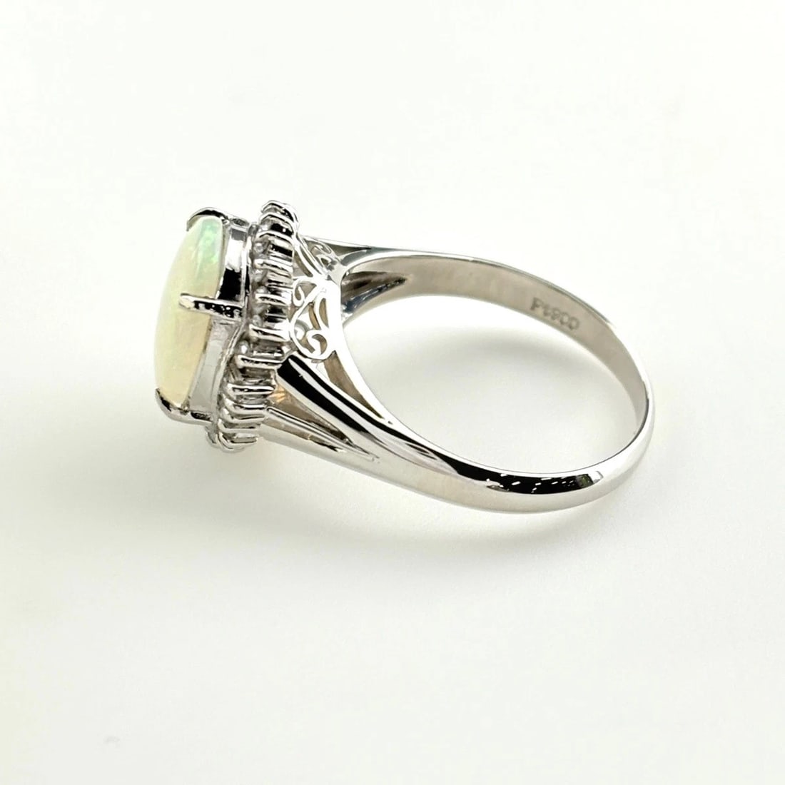 OPAL DESIGN PLATINUM MELEE DIAMOND RING - 3