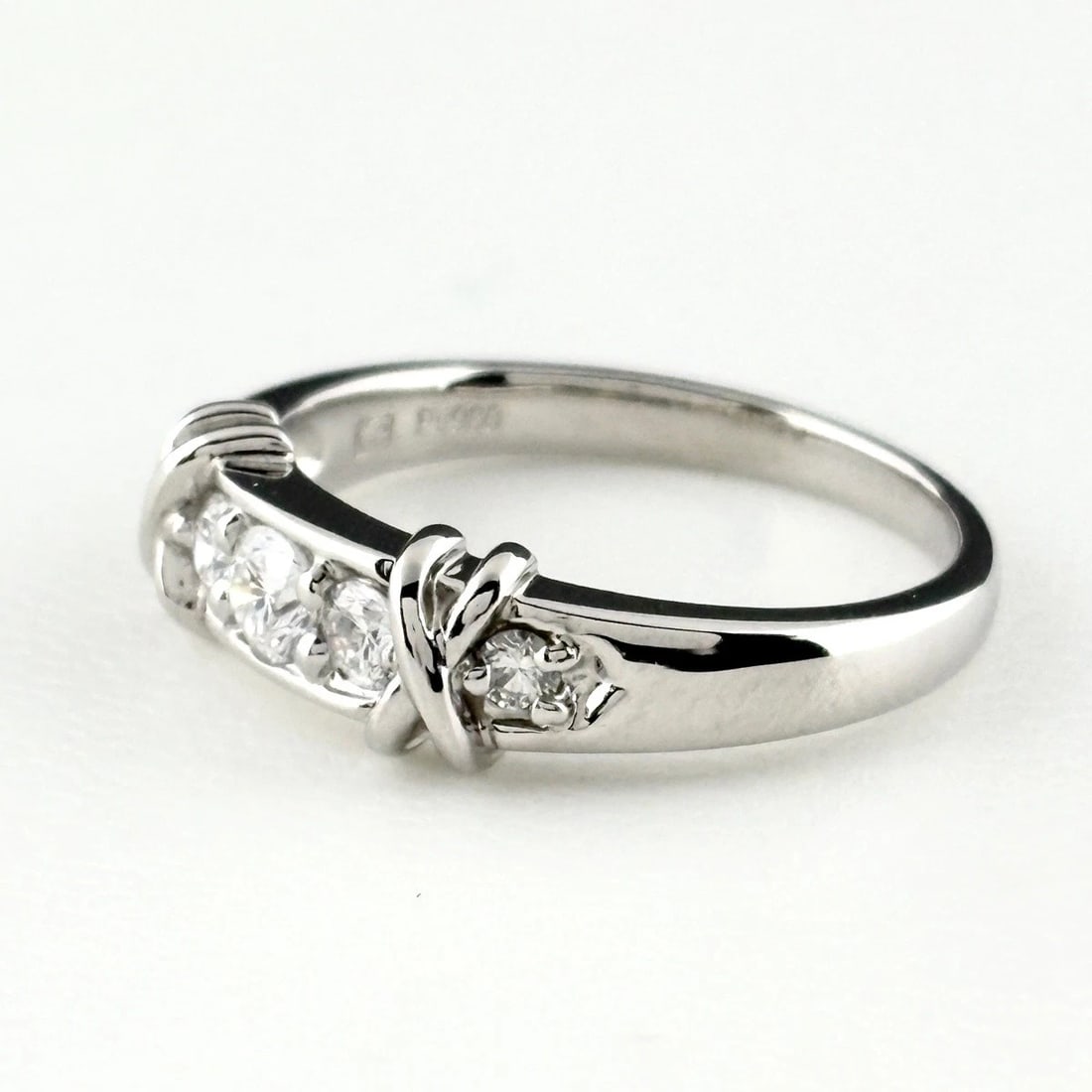 MELEE DIAMOND DESIGN PLATINUM RING - 3