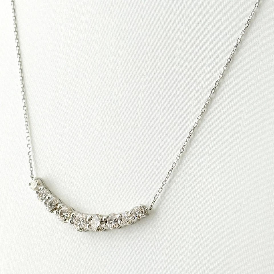 MELEE DIAMOND DESIGN NECKLACE PLATINUM PENDANT: melee diamond design necklace Platinum Pendant Brand: Unbranded Type/Style: Necklace Material: Pt900 Pt850, Main Stone/Creation Natural Color: None Size: Chain / code 42.5cm(16.7")Chain width