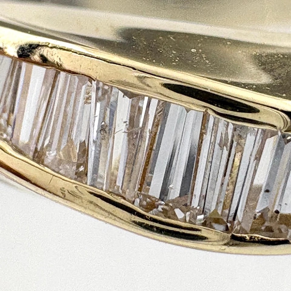 MELEE DIAMOND DESIGN YG YELLOWGOLD RING: melee diamond design YG YellowGold Ring Brand: Unbranded Type/Style: Ring Material: 18K, Main Stone/Creation Natural Color: YellowGold Size: US 6 to 6.5 Accessories: None Accessories Notice: When