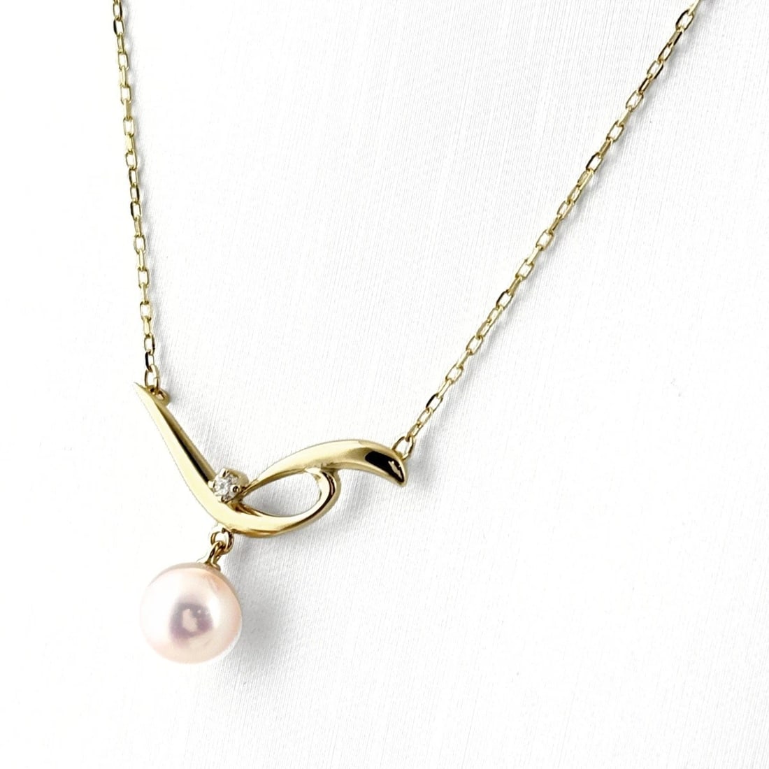 MIKIMOTO PEARL NECKLACE YG PENDANT PEARL NECKLACE: MIKIMOTO Pearl Necklace YG Pendant Pearl Necklace Brand: MIKIMOTO Type/Style: Necklace Material: 18KYellowGold, Main Stone/Creation Pearl diamond Color: YellowGold Size: Chain / code 42cm(16.5")Chain 