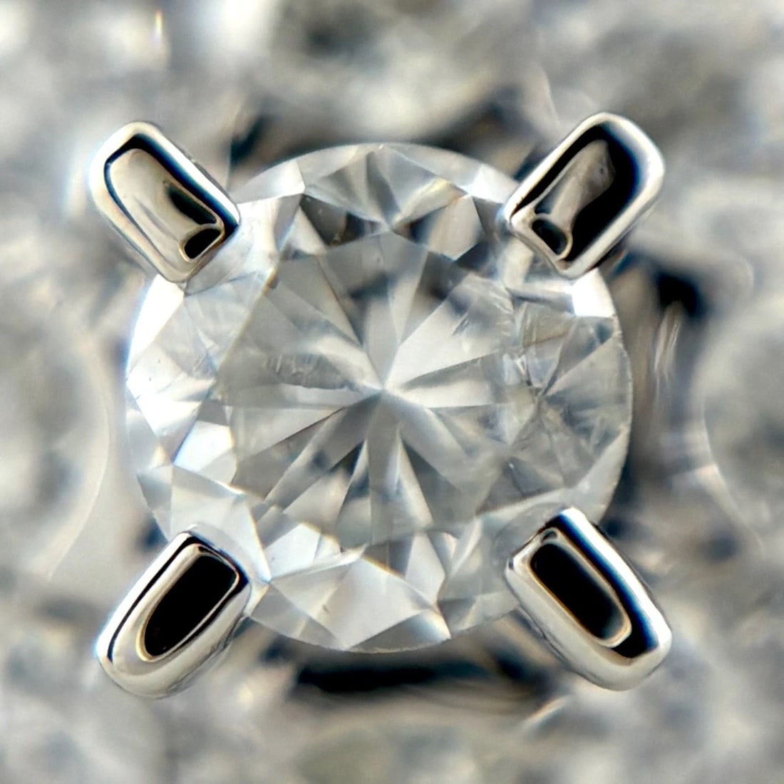 MELEE DIAMOND DESIGN PLATINUM RING - 2
