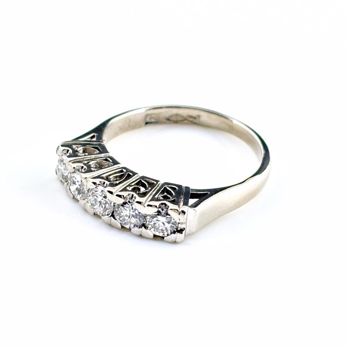 MELEE DESIGN PLATINUM MELEE DIAMOND RING: melee design Platinum melee diamond Ring Brand: Unbranded Type/Style: Ring Material: Pt850, Main Stone/Creation Natural Color: None Size: US 4.5 to 5 Accessories: None Accessories Notice: