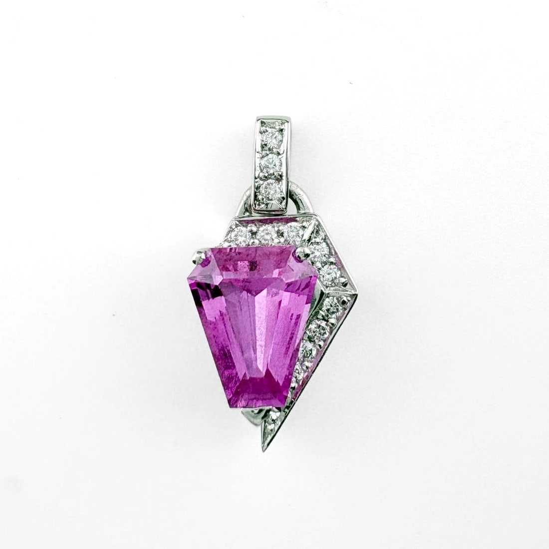 PINK SAPPHIRE PENDANT HEAD PLATINUM MELEE DIAMOND: Pink Sapphire Pendant Head Platinum melee diamond Brand: Unbranded Type/Style: Pendant Head Material: Pt900, Main Stone/Creation Sapphire Diamond Color: None Size: Total length of the pendant head inc