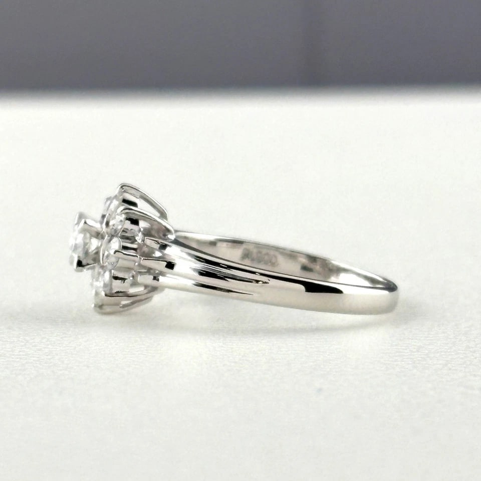 MELEE DIAMOND DESIGNPLATINUM RING: melee diamond designPlatinum Ring Brand: Unbranded Type/Style: Ring Material: Pt900, Main Stone/Creation Natural Color: None Size: US 6 Accessories: None Accessories Notice: When purchasin