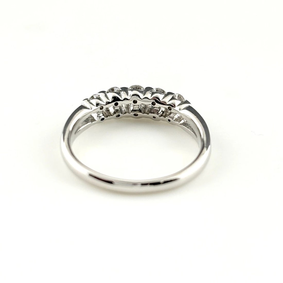 MELEE DIAMOND DESIGN PLATINUM RING - 5