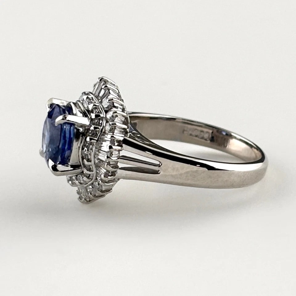 SAPPHIRE DESIGN PLATINUM MELEE DIAMOND RING: sapphire design Platinum melee diamond Ring Brand: Unbranded Type/Style: Ring Material: Pt900, Main Stone/Creation sapphire diamond Color: None Size: US 6 Accessories: None Accessories Not