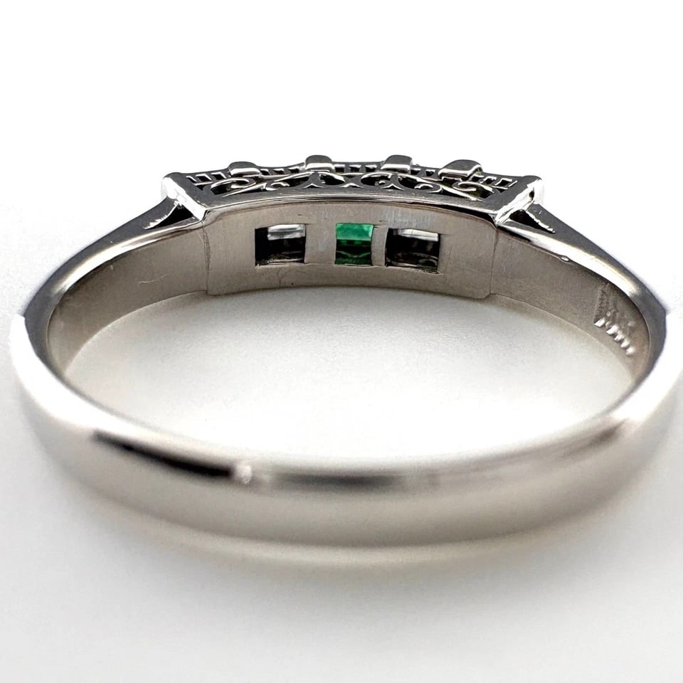EMERALD DESIGN PLATINUM MELEE DIAMOND RING - 2