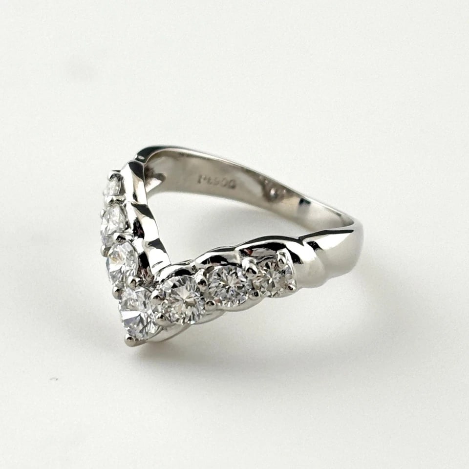 MELEE DIAMOND DESIGN PLATINUM RING: melee diamond design Platinum Ring Brand: Unbranded Type/Style: Ring Material: Platinum900, Main Stone/Creation Natural Color: None Size: US 5.5 to 6 Accessories: None Accessories Notice: