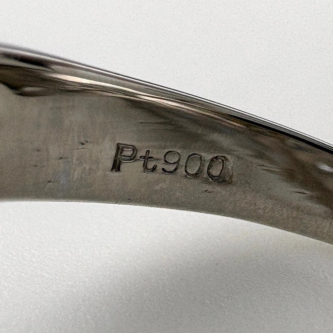 MELEE DIAMOND DESIGN PLATINUM RING - 2
