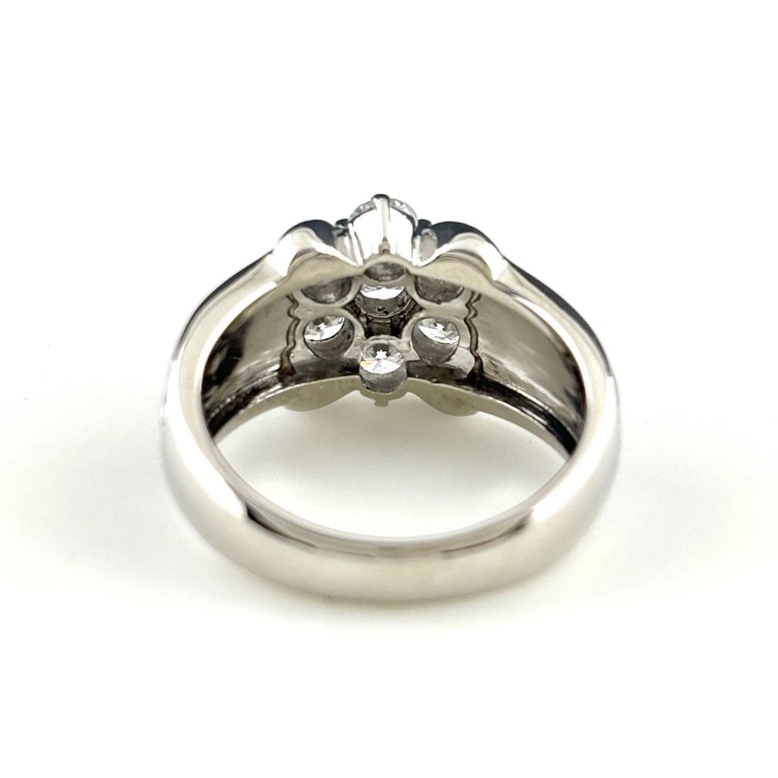 MELEE DIAMOND DESIGN PLATINUM RING - 4
