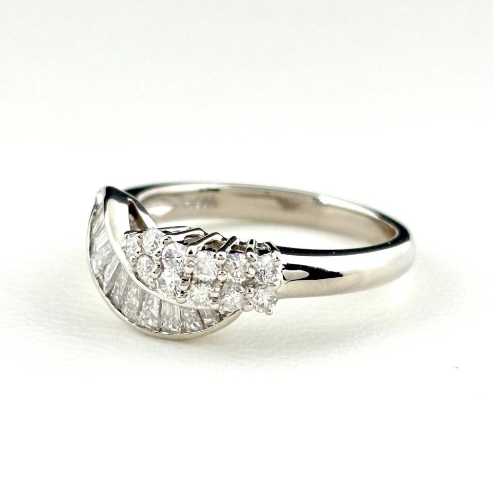 MELEE DIAMOND DESIGN PLATINUM RING: melee diamond design Platinum Ring Brand: Unbranded Type/Style: Ring Material: Platinum900, Main Stone/Creation Natural Color: None Size: US 6 to 6.5 Accessories: None Accessories Notice: When