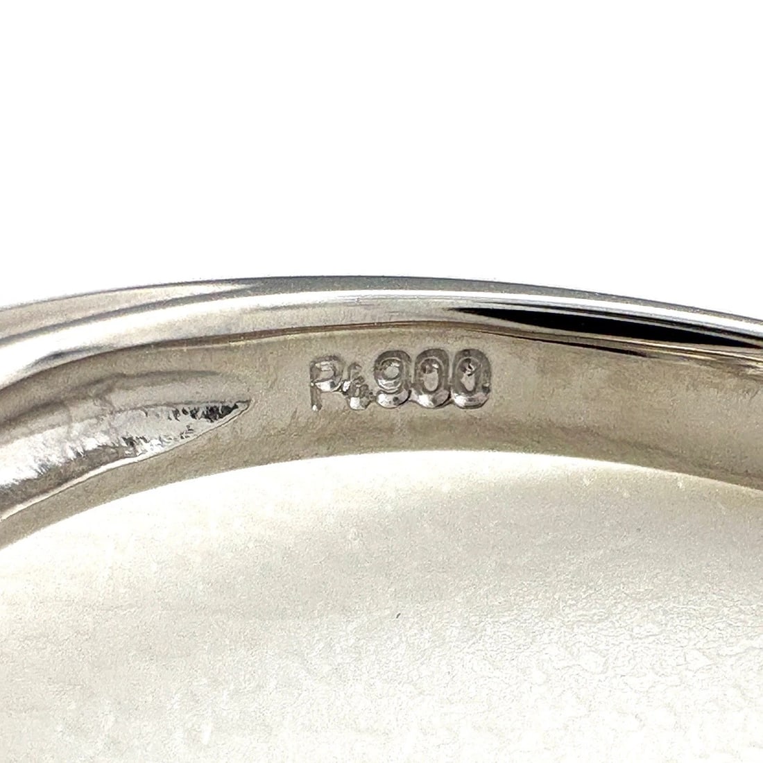 MELEE DIAMOND DESIGN PLATINUM RING - 2