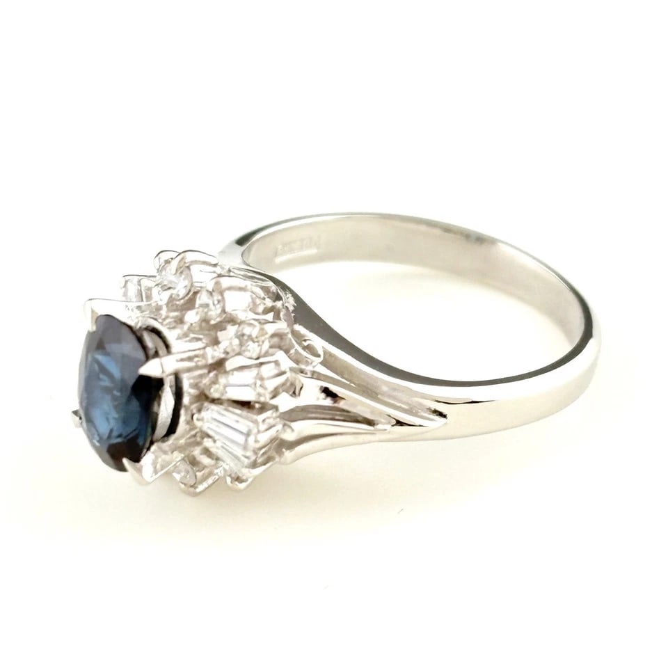 SAPPHIRE DESIGN PLATINUM MELEE DIAMOND RING: sapphire design Platinum melee diamond Ring Brand: Unbranded Type/Style: Ring Material: Pt900, Main Stone/Creation Sapphire Diamond Color: None Size: US 5 to 5.5 Accessories: None Accessor