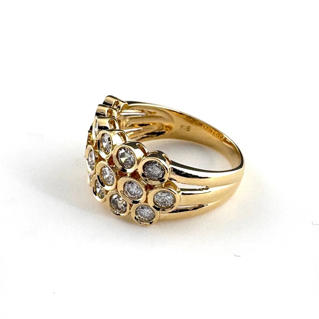 RING YG RING18K DIAMOND: ring YG Ring18K diamond Brand: Unbranded Type/Style: Ring Material: 18KYellowGold, Main Stone/Creation Natural Color: YellowGold Size: US 5.5 Accessories: None Accessories Notice: When purchasing