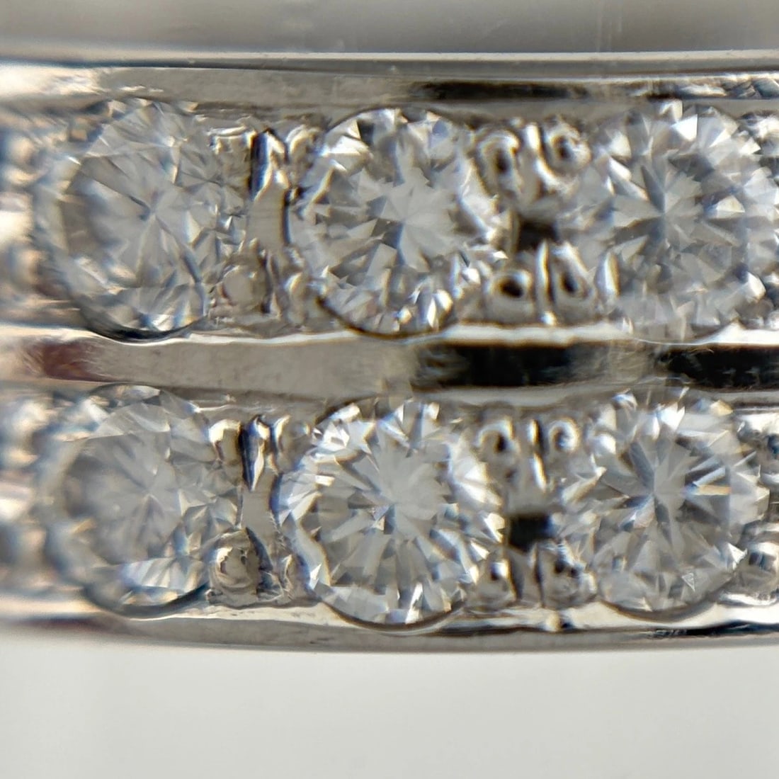 MELEE DIAMOND DESIGN PLATINUM RING - 2