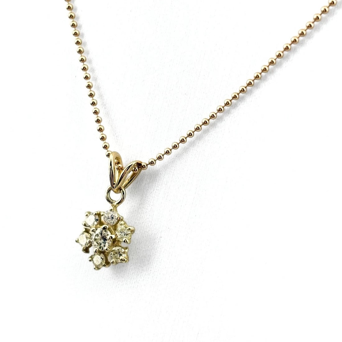 MELEE DIAMOND DESIGN YELLOWGOLD PENDANT NECKLACE: melee diamond design YellowGold Pendant Necklace Brand: Unbranded Type/Style: Necklace Material: 18K YG, Main Stone/Creation Natural Color: YG Size: Chain / code 40cm(15.7") Total length of the