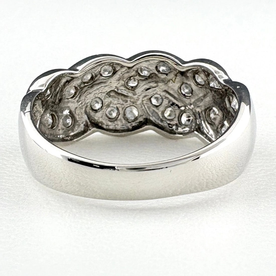 MELEE DIAMOND DESIGN PLATINUM RING - 5