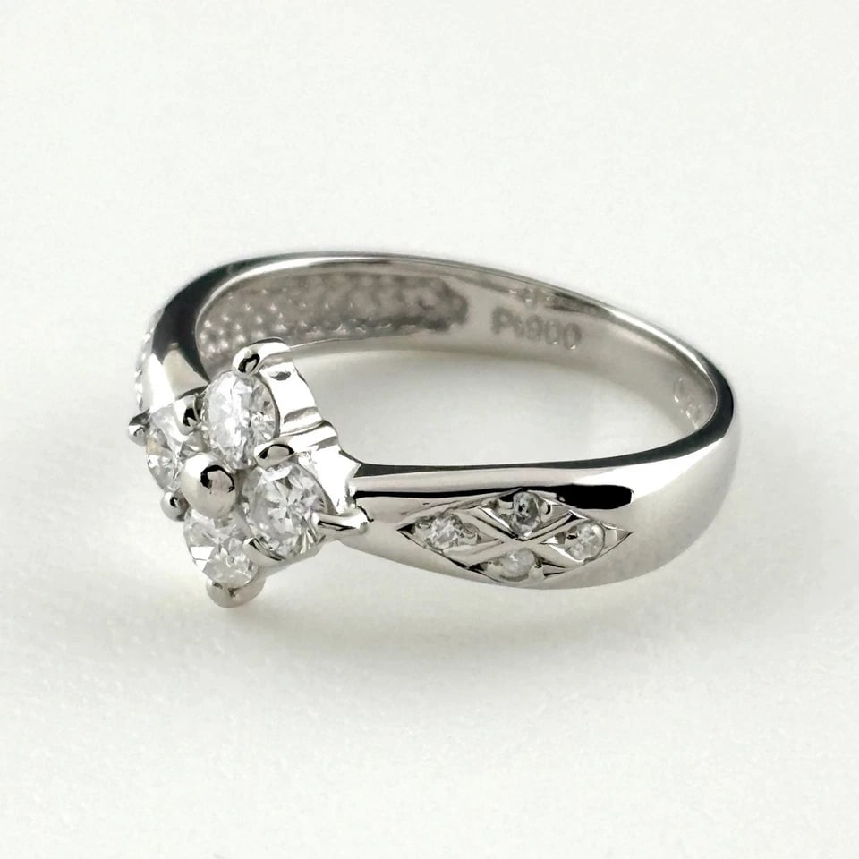 MELEE DIAMOND DESIGN PLATINUM RING: melee diamond design Platinum Ring Brand: Unbranded Type/Style: Ring Material: Pt900, Main Stone/Creation Natural Color: None Size: US 3.5 to 4 Accessories: None Accessories Notice: When purchasing