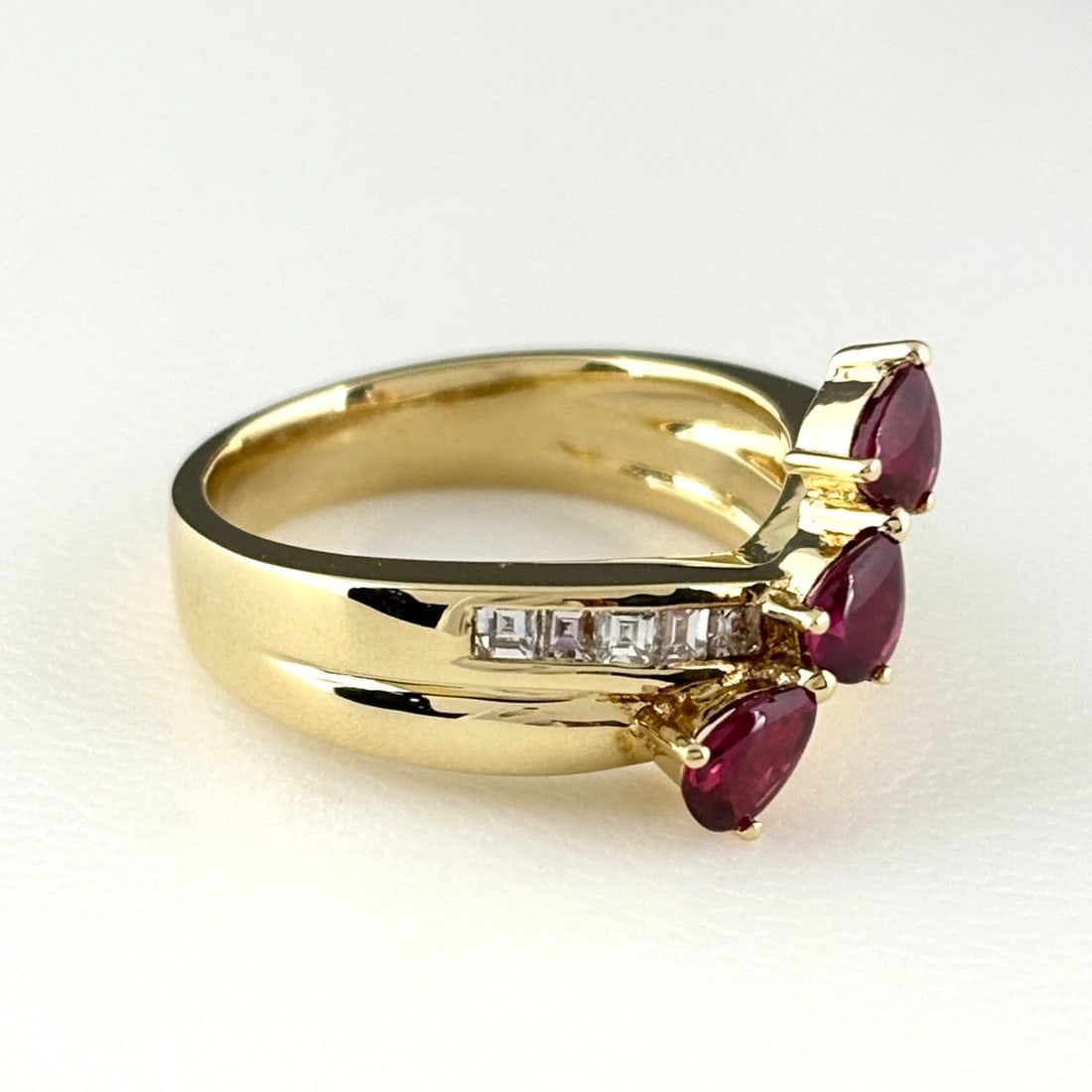 RUBY DESIGN YELLOWGOLD MELEE DIAMOND RING - 4