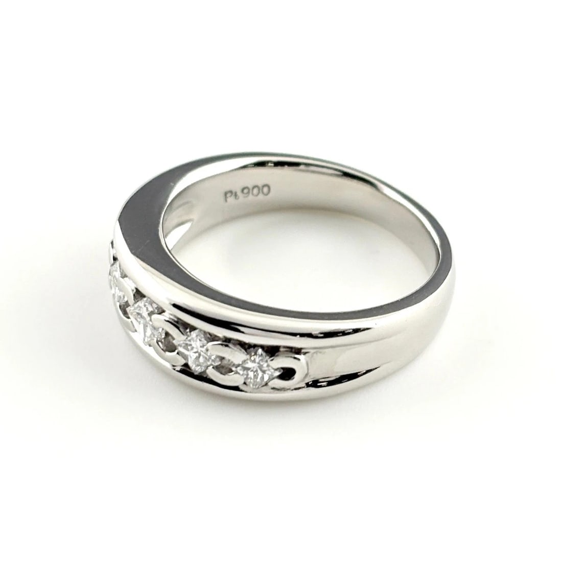 MELEE DIAMOND DESIGN PLATINUM RING - 3