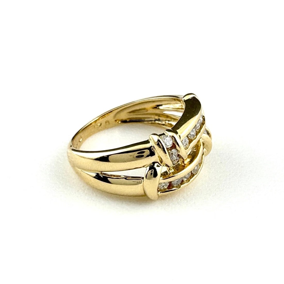 RING YG RING18K DIAMOND: ring YG Ring18K diamond Brand: Unbranded Type/Style: Ring Material: 18KYellowGold, Main Stone/Creation Natural Color: YellowGold Size: US 5 Accessories: None Accessories Notice: When purchasing