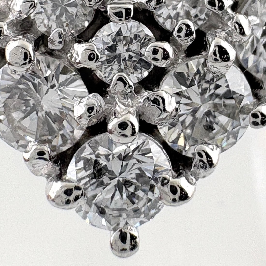 MELEE DIAMOND DESIGN PLATINUM RING - 2
