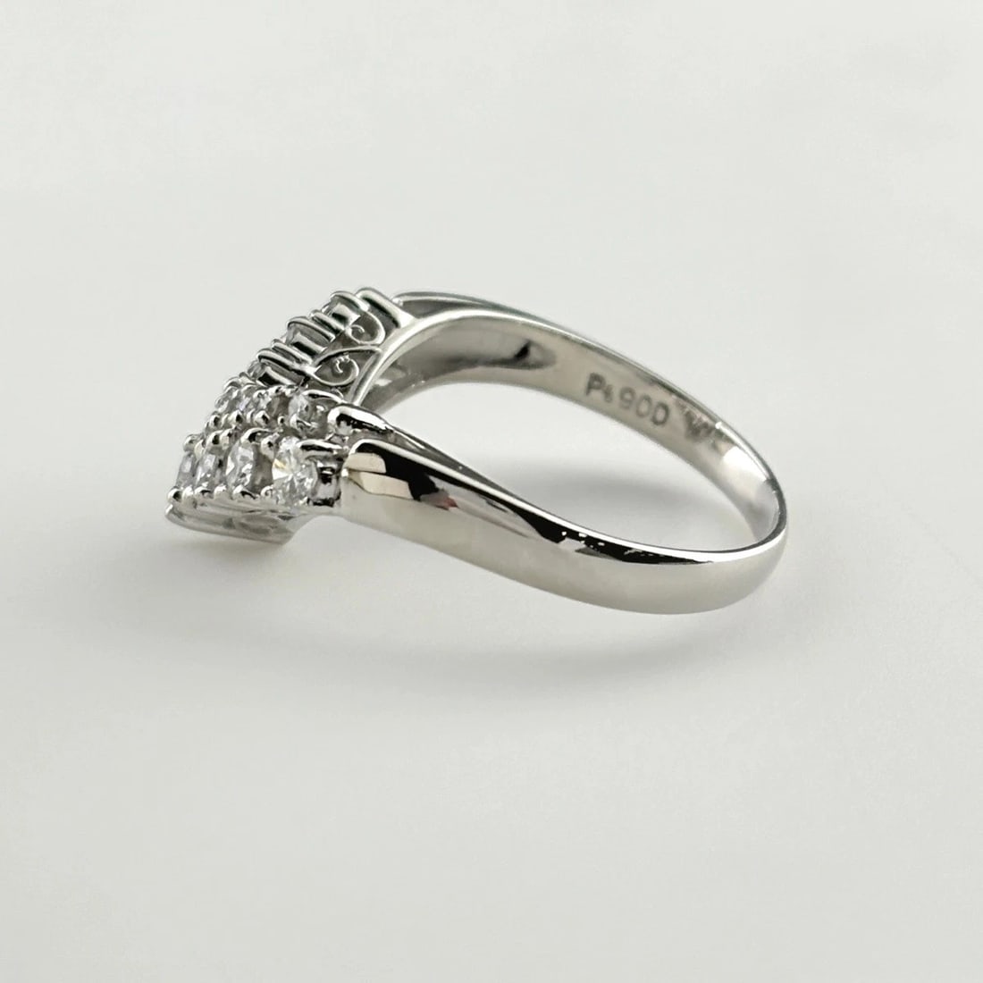 MELEE DIAMOND DESIGN PLATINUM RING - 3