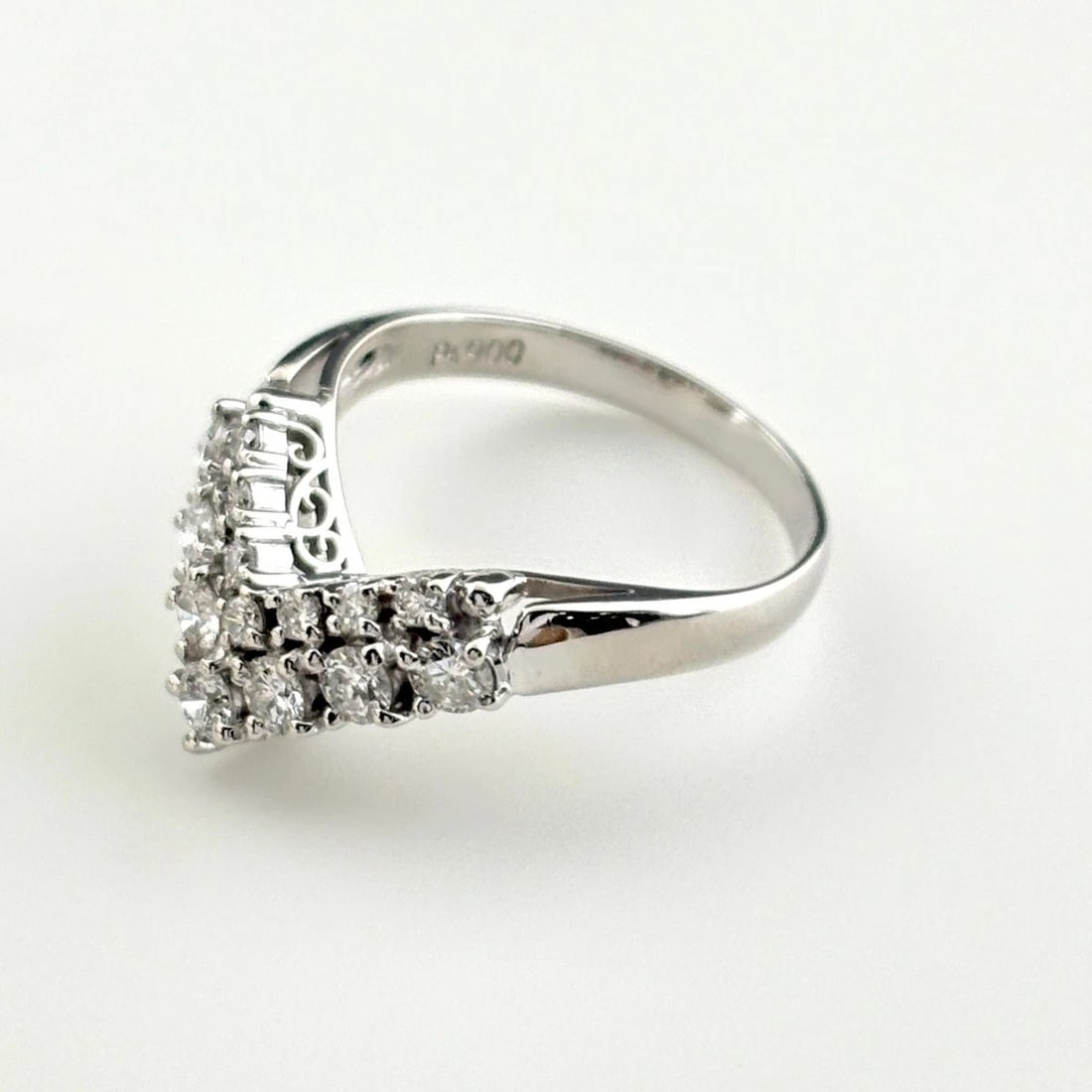 MELEE DIAMOND DESIGN PLATINUM RING - 4