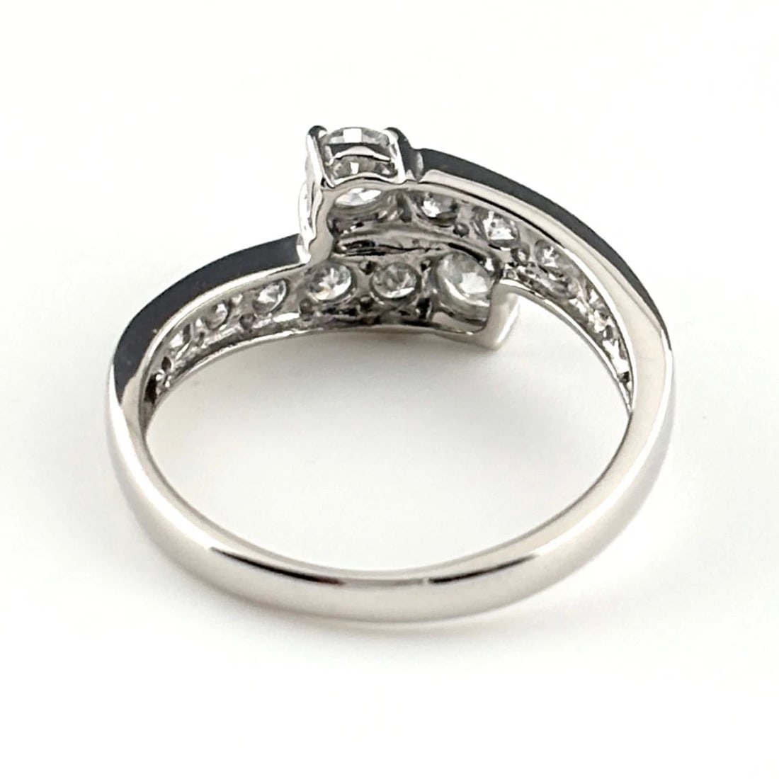 MELEE DIAMOND DESIGN PLATINUM RING - 5