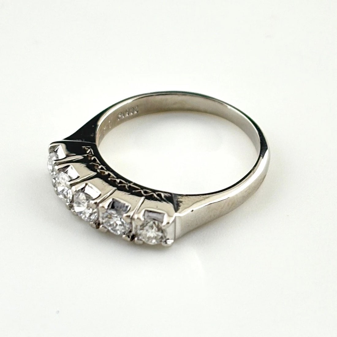 MELEE DIAMOND DESIGN PLATINUM RING: melee diamond design Platinum Ring Brand: Unbranded Type/Style: Ring Material: Platinum900, Main Stone/Creation Natural Color: None Size: US 5 Accessories: None Accessories Notice: When pu