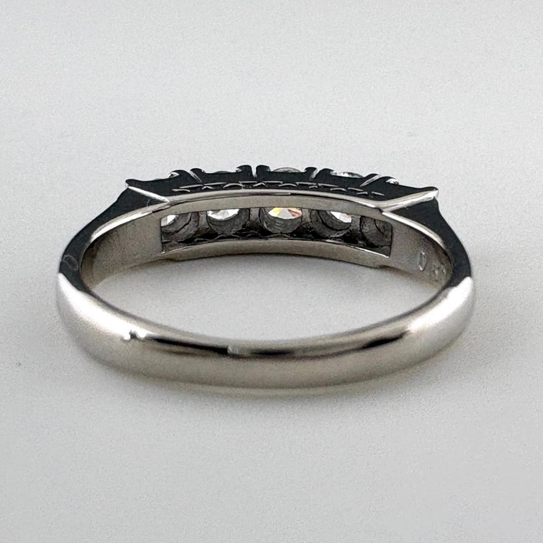 MELEE DIAMOND DESIGN PLATINUM RING - 2