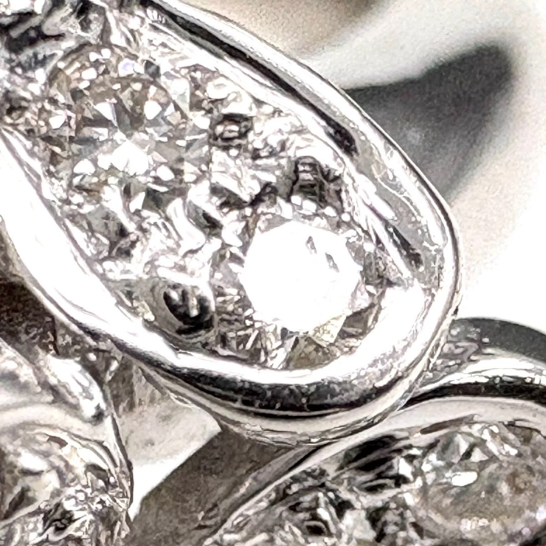 MELEE DIAMOND DESIGN DIAMOND RING - 5