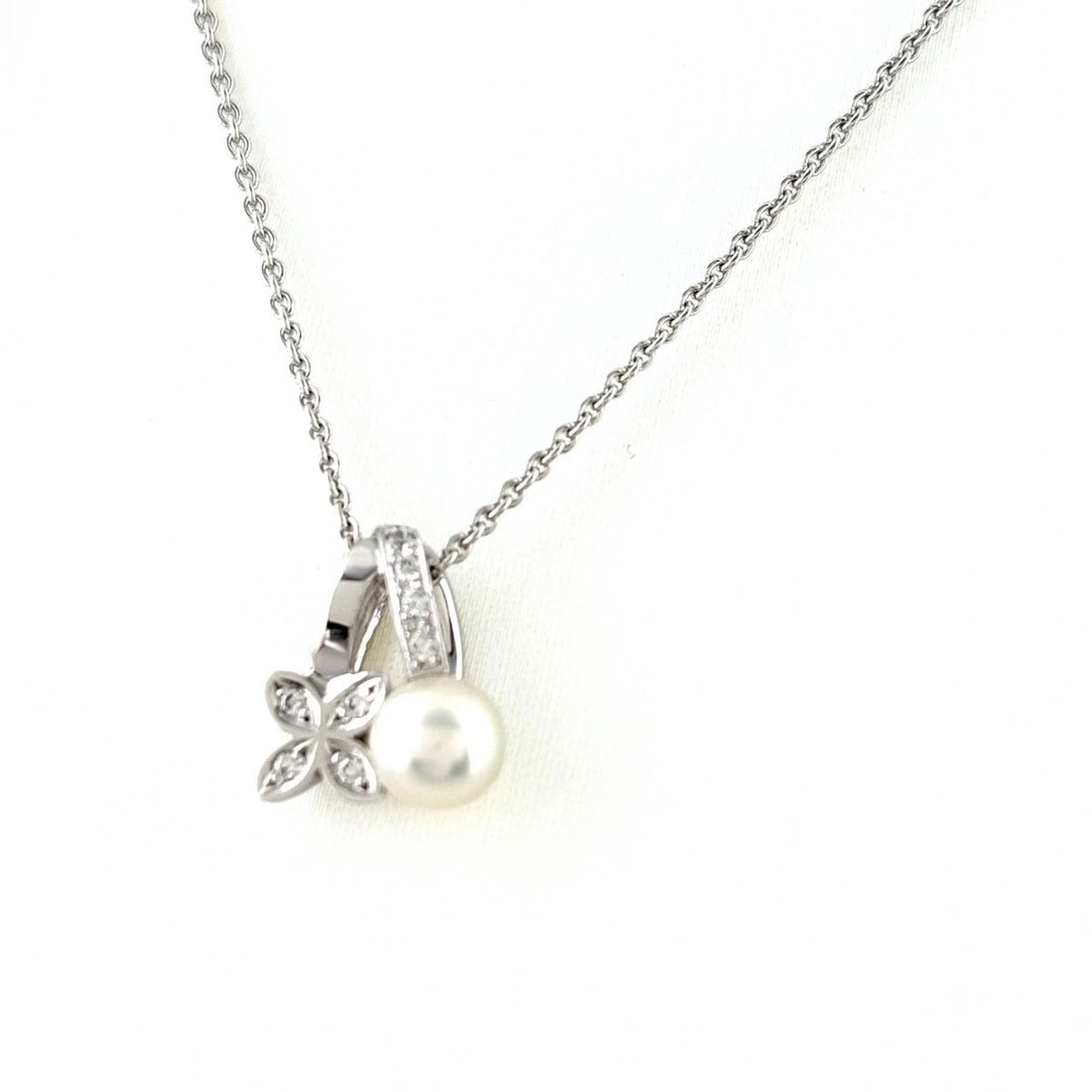 MIKIMOTO PEARL DIAMOND PEARL NECKLACE: MIKIMOTO Pearl diamond Pearl Necklace Brand: MIKIMOTO Type/Style: Necklace Material: 18K, Main Stone/Creation Pearl diamond Color: None Size: Chain / code 40cm(15.7")Chain width 0.8mm(0.0") Pendant si