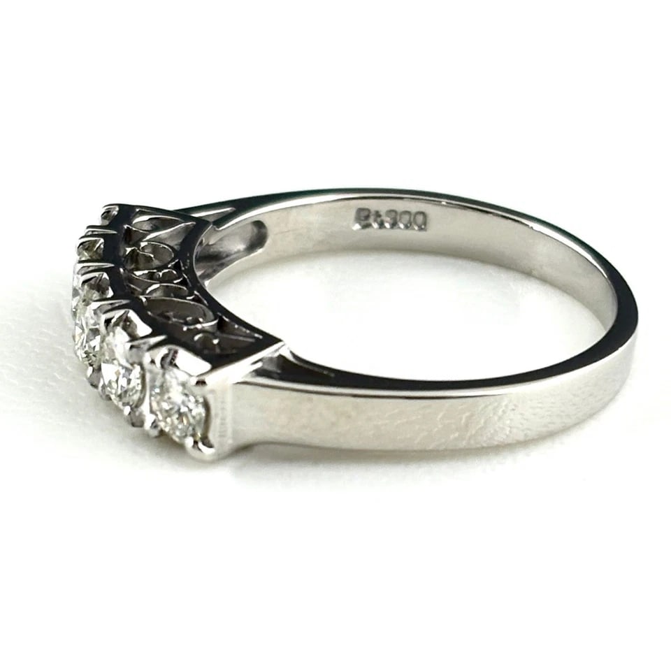 MELEE DIAMOND DESIGN PLATINUM RING: melee diamond design Platinum Ring Brand: Unbranded Type/Style: Ring Material: Pt900, Main Stone/Creation Natural Color: None Size: US 6 Accessories: None Accessories Notice: When purchasing