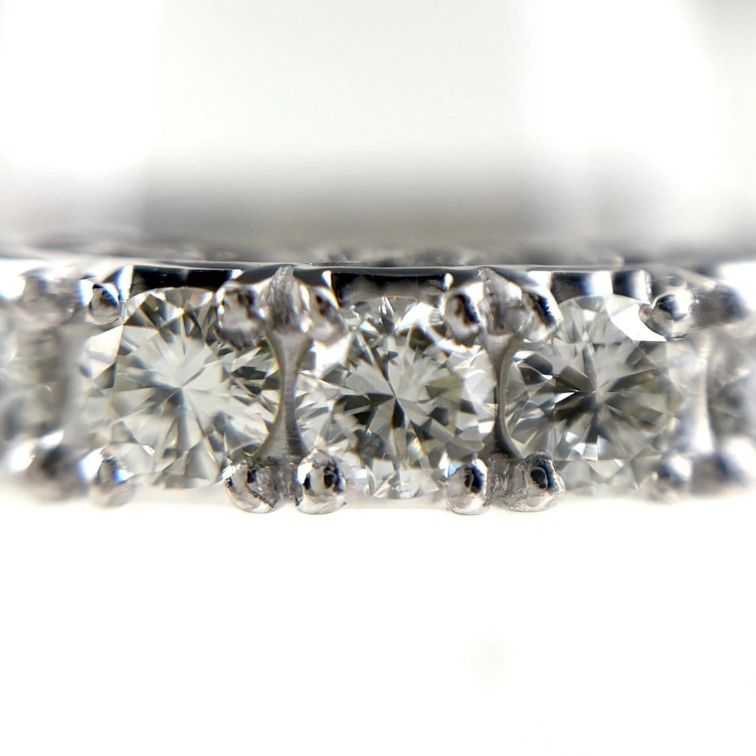 MELEE DIAMOND DESIGN PLATINUM RING - 2
