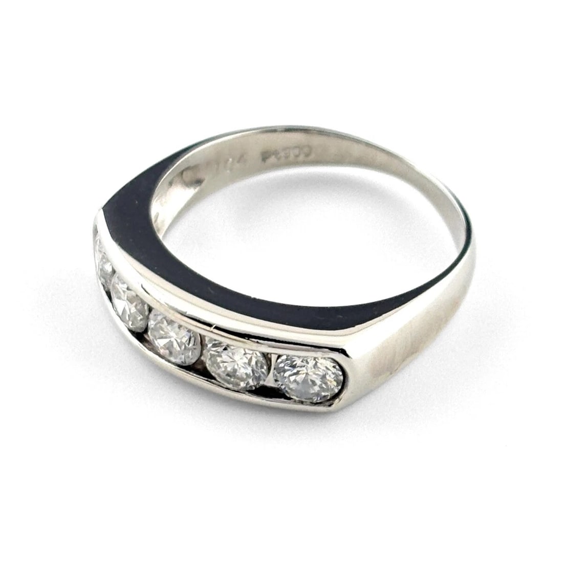 MELEE DIAMOND DESIGN PLATINUM RING: melee diamond design Platinum Ring Brand: Unbranded Type/Style: Ring Material: Platinum900, Main Stone/Creation Natural Color: None Size: US 7 to 7.5 Accessories: None Accessories Notice: When