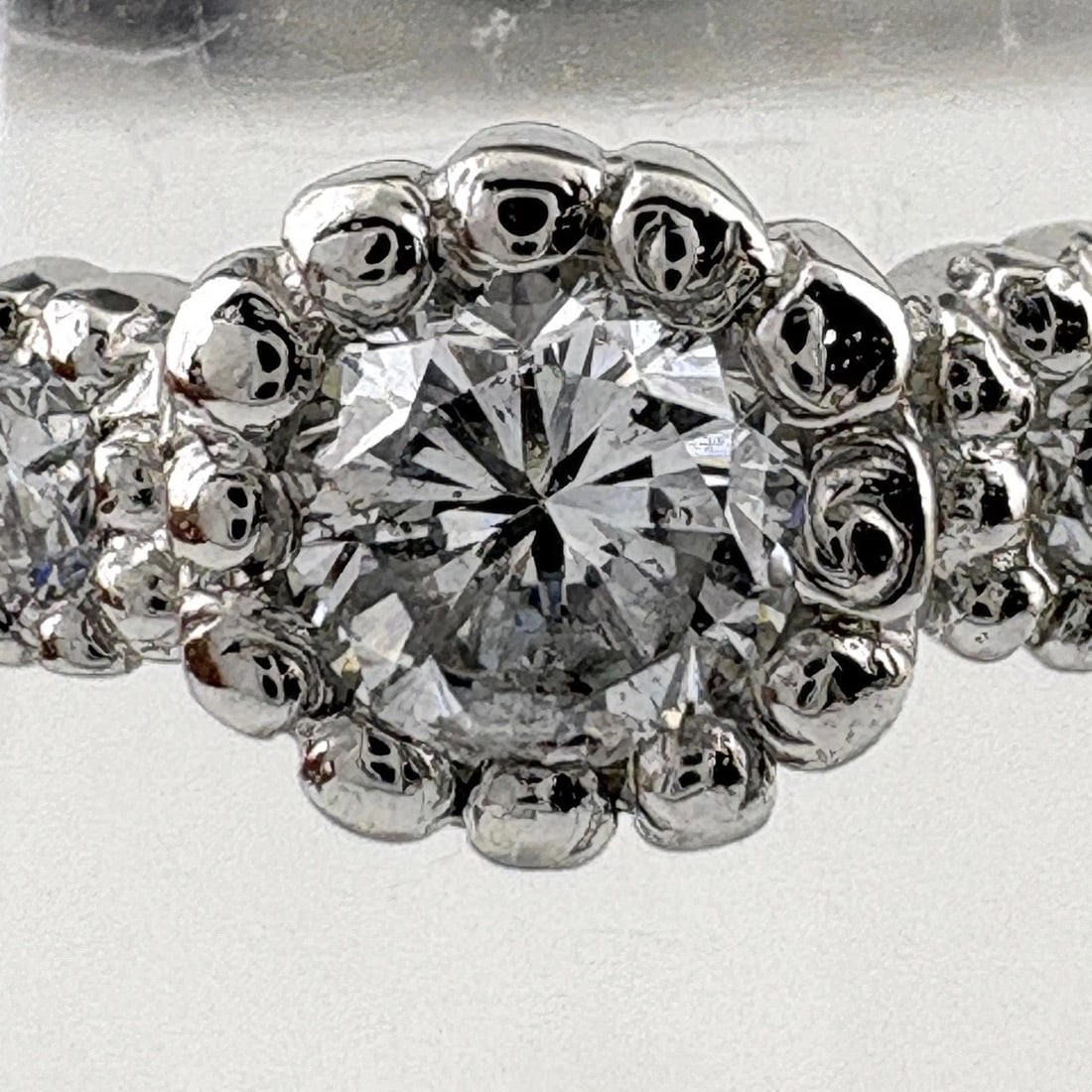 MELEE DIAMOND DESIGN PLATINUM RING - 2