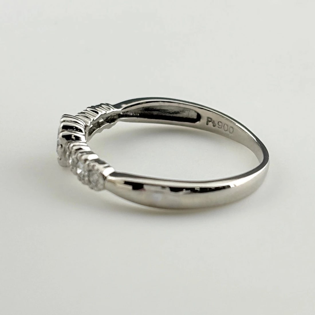MELEE DIAMOND DESIGN PLATINUM RING - 5